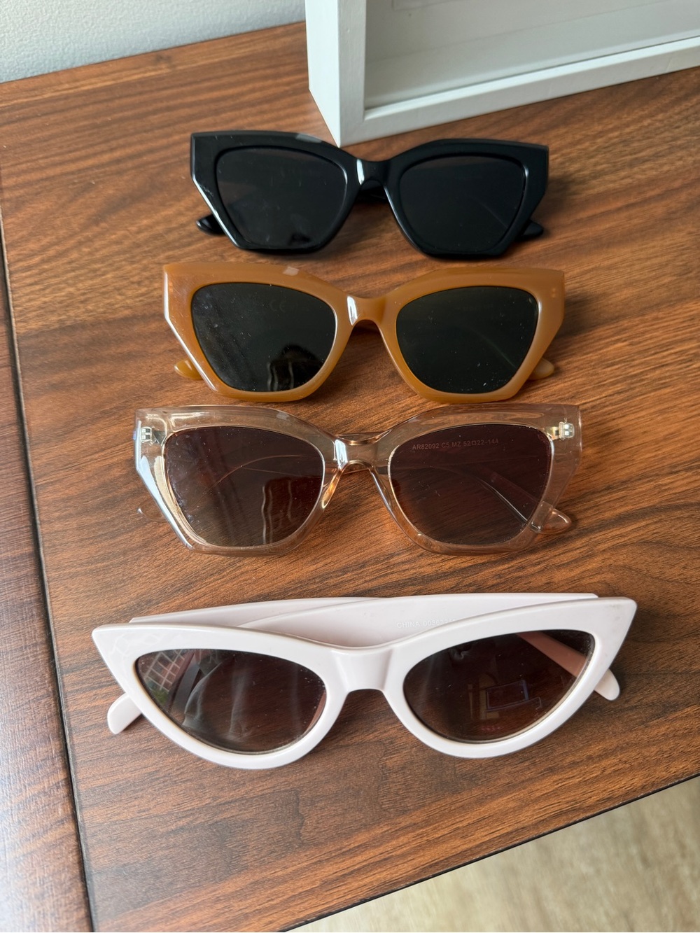 Retro sunnies - set of 4!
